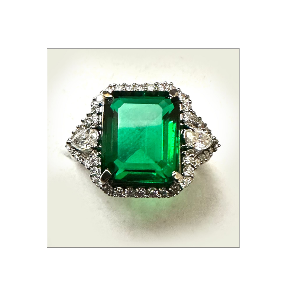 Anillo de Esmeralda Natural de 6,8 quilates y Diamantes, acabado en Oro Blanco de 14 k, talla 7